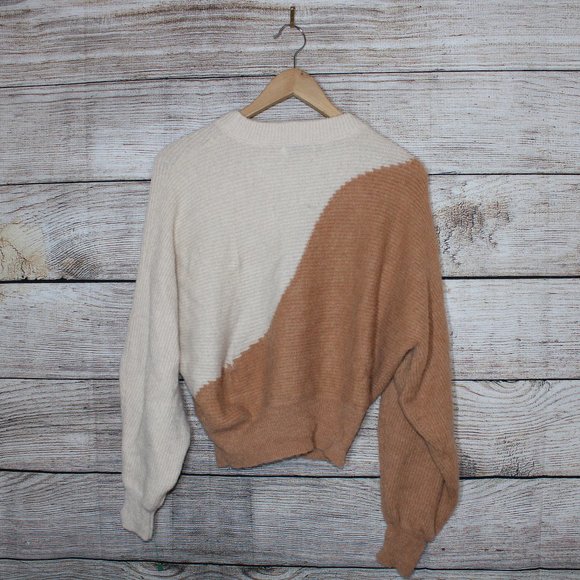 LUSH | Two-Tone Knit Sweater - Picture 2 of 6